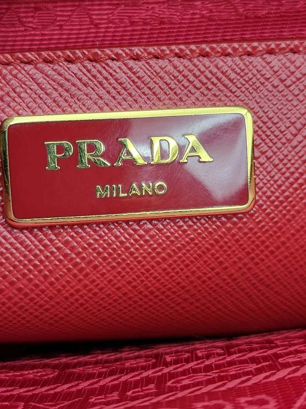 Prada Red Saffiano Parabole Handbag RossoPelle. Authentic w/COA..